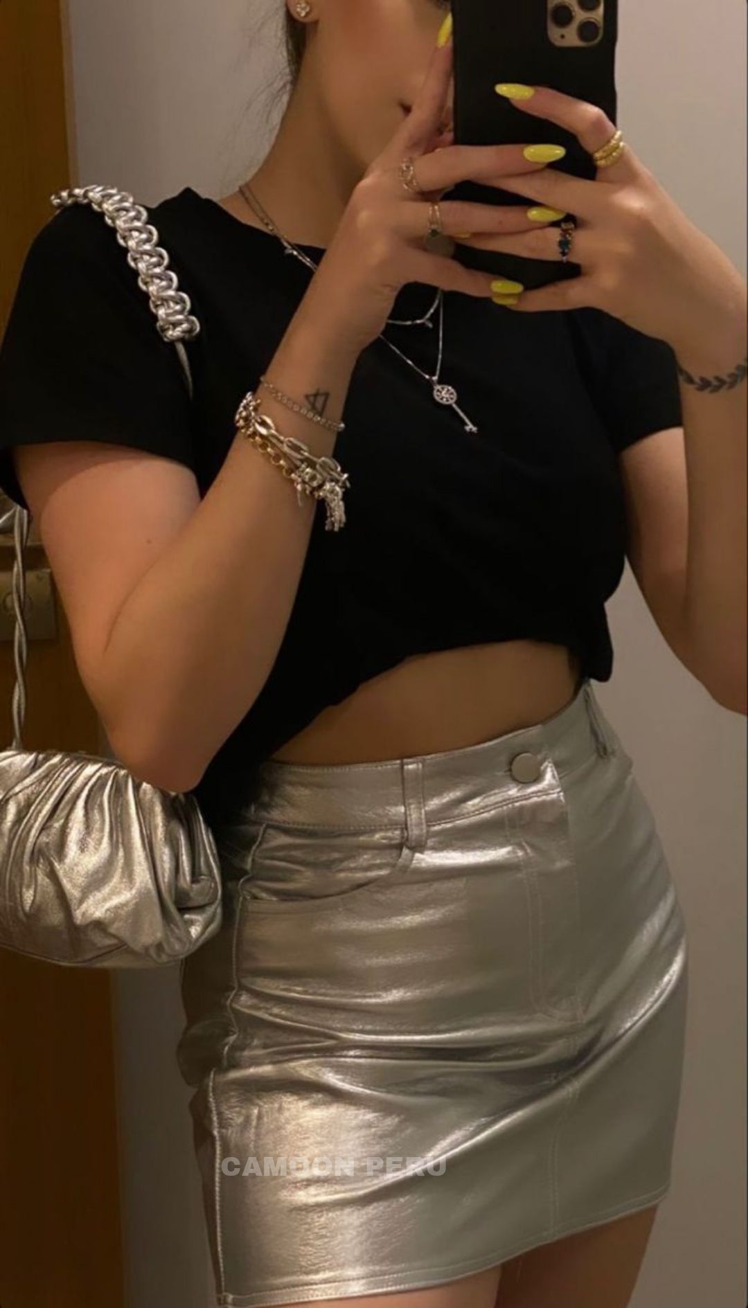 FALDA CUERINA METALIZADA