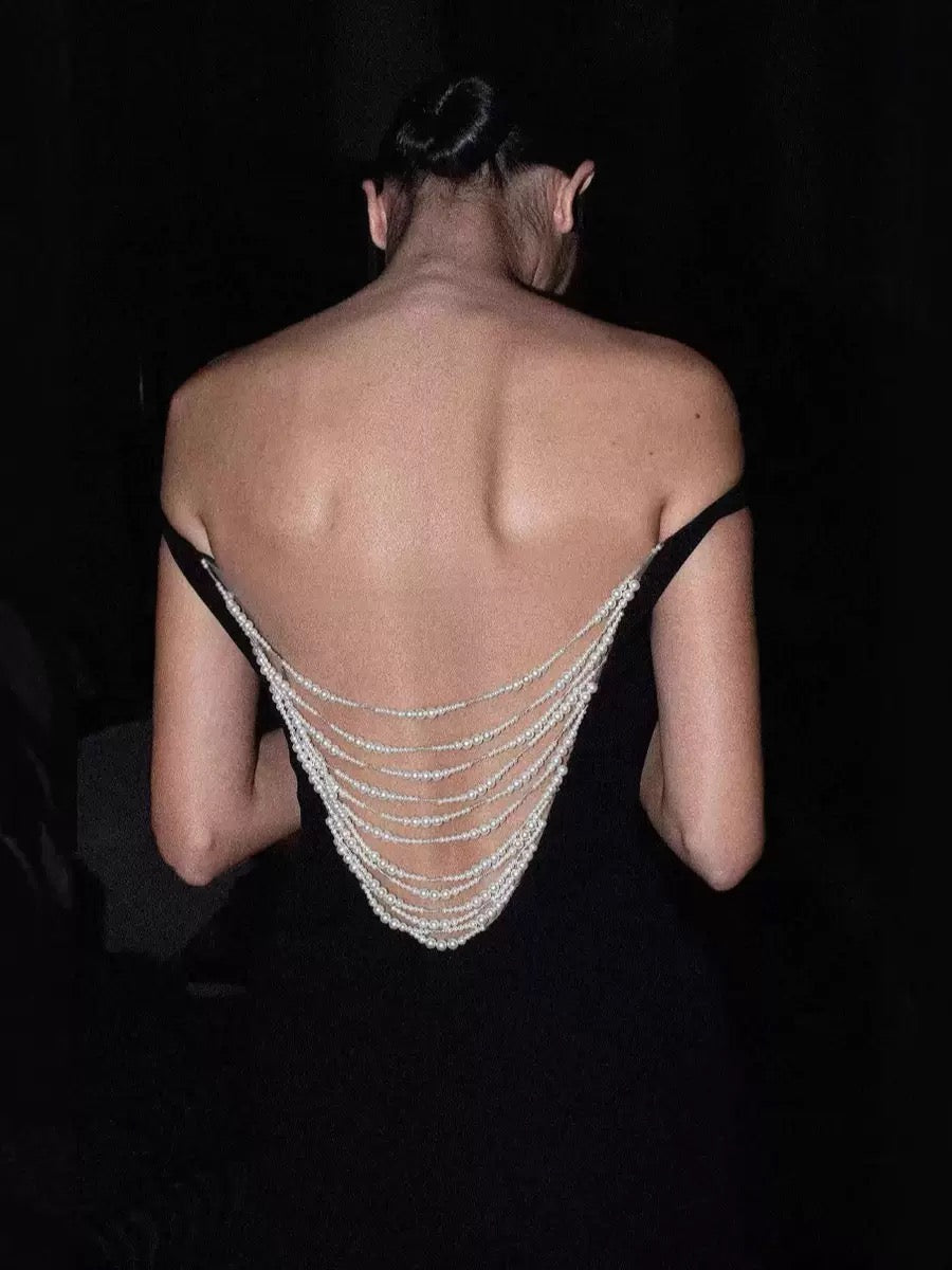 VESTIDO PERLAS ESPALDA