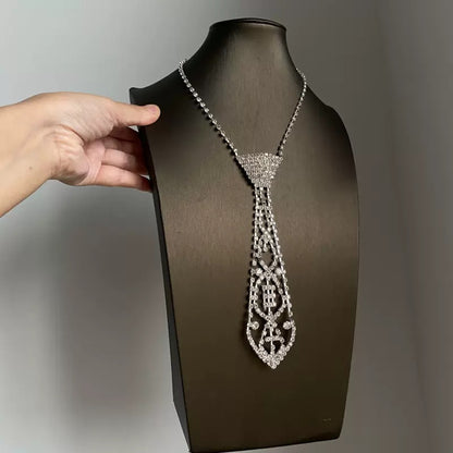COLLAR CORBATA