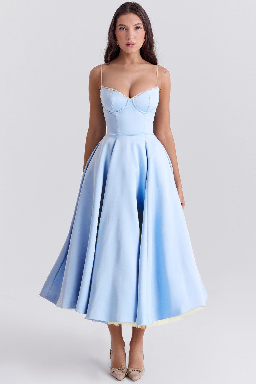 VESTIDO MONARCA