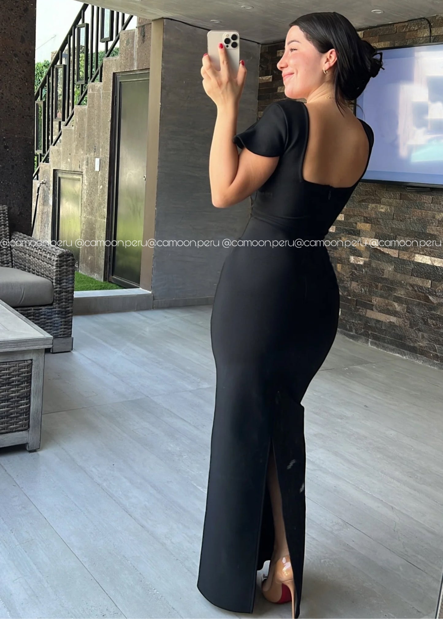 VESTIDO CARMESÍ